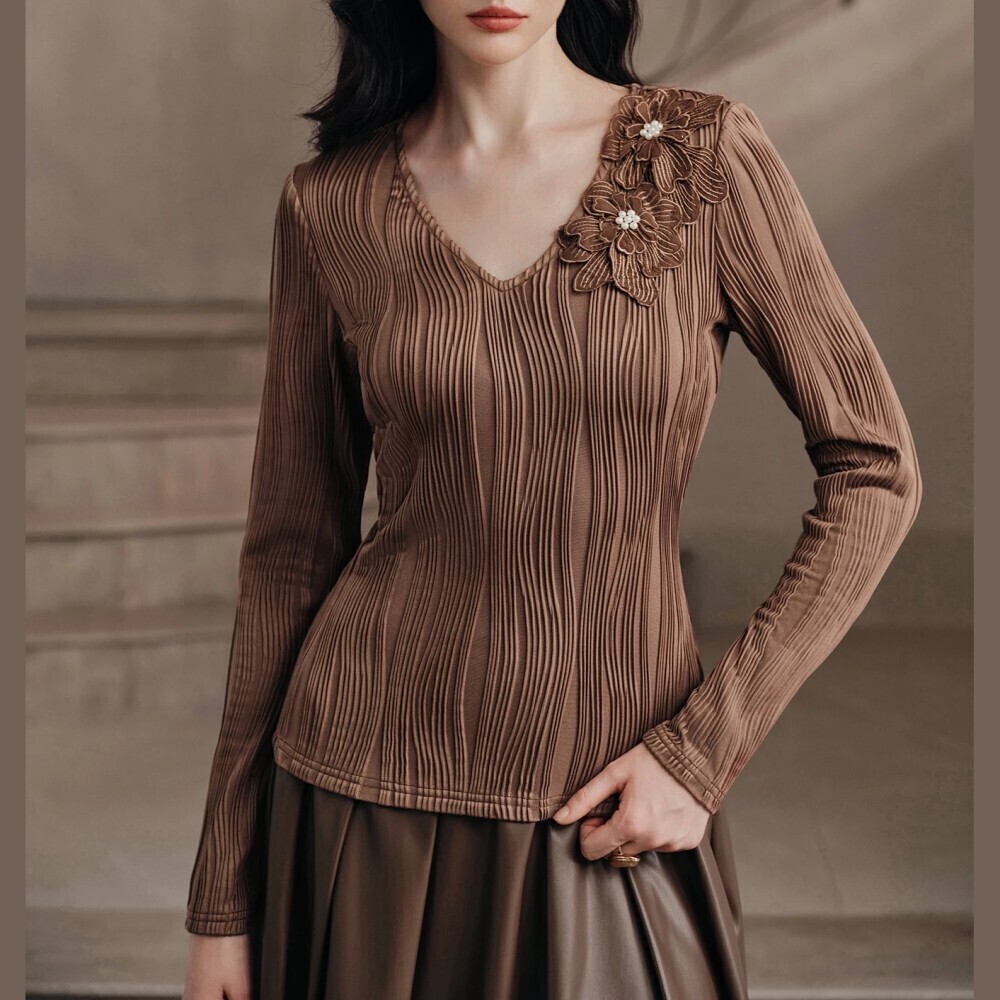 Brown Wavy Ribbed Knit Floral Applique Deep V Neck Long Sleeve Tee